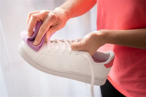 Witte sneakers schoonmaken: zo lukt het gegarandeerd